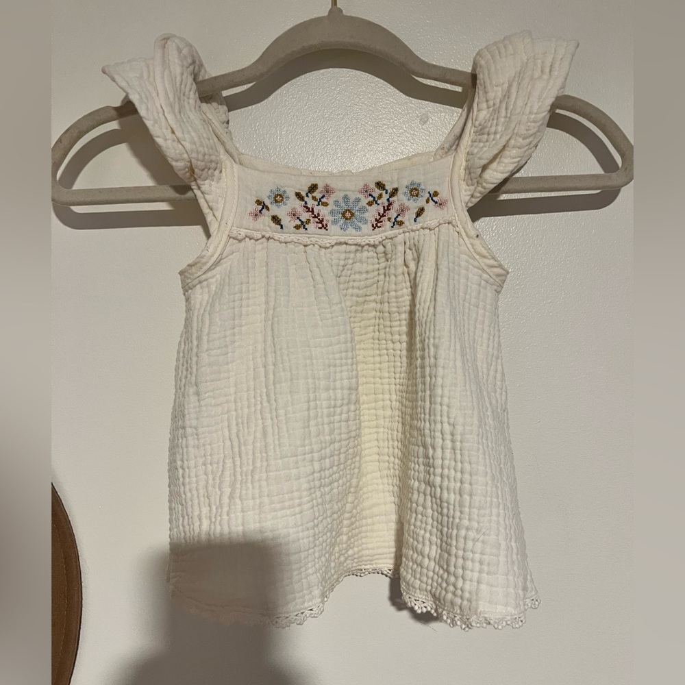 Tahari Cream Blouse with Floral Embroidery